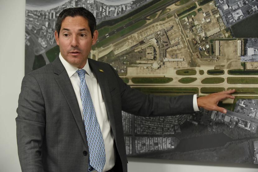 Hernández asumió el puesto de principal oficial ejecutivo interino de Aerostar Airport Holdings en  febrero pasado.