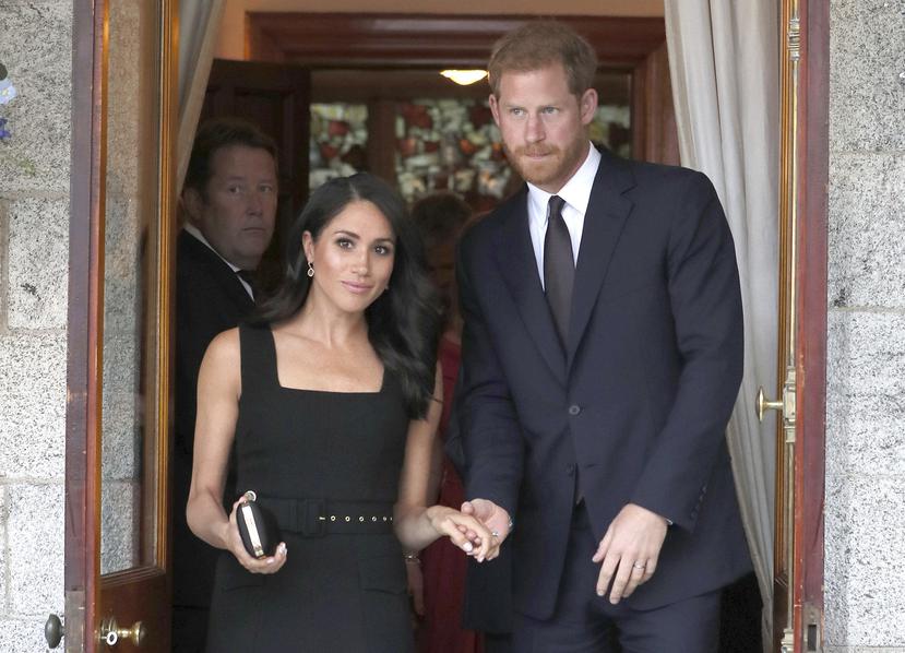El 31 de marzo príncipe Harry y su esposa, Meghan, dejaron de representar de manera oficial a la monarquía británica. (Archivo)