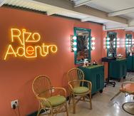 Rizo Adentro es parte de la oferta comercial en el edificio Angelina, el proyecto inmobiliario de la estilista Laura Om, que a su vez busca promover el desarrollo de nuevas empresas locales.