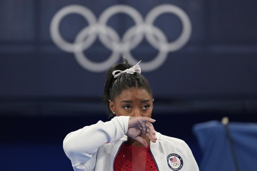 La gimnasta estadounidense Simone Biles admitió que la presión mental le estaba afectando su rendimiento en Tokio y, por tal razón, optó por retirarse de la final de equipos.