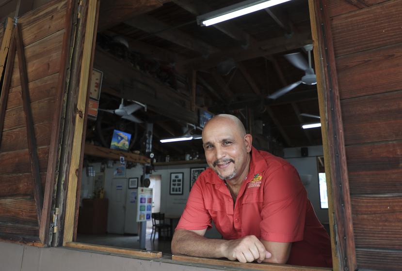 Lionel Príncipe Torres administra el restaurante que fundaron sus padres.