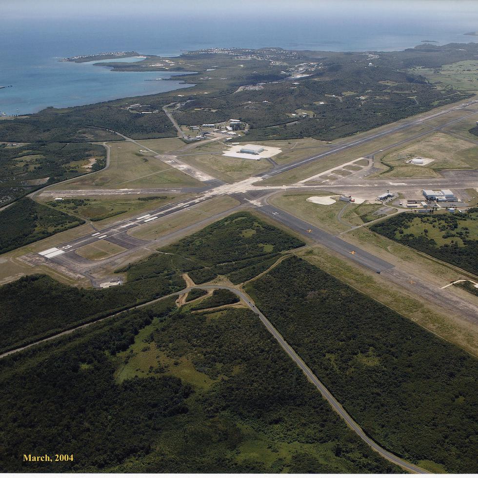 El aeropuerto de Roosevelt Roads en Ceiba cuenta con la segunda pista más larga del Caribe, con 11,000 pies.