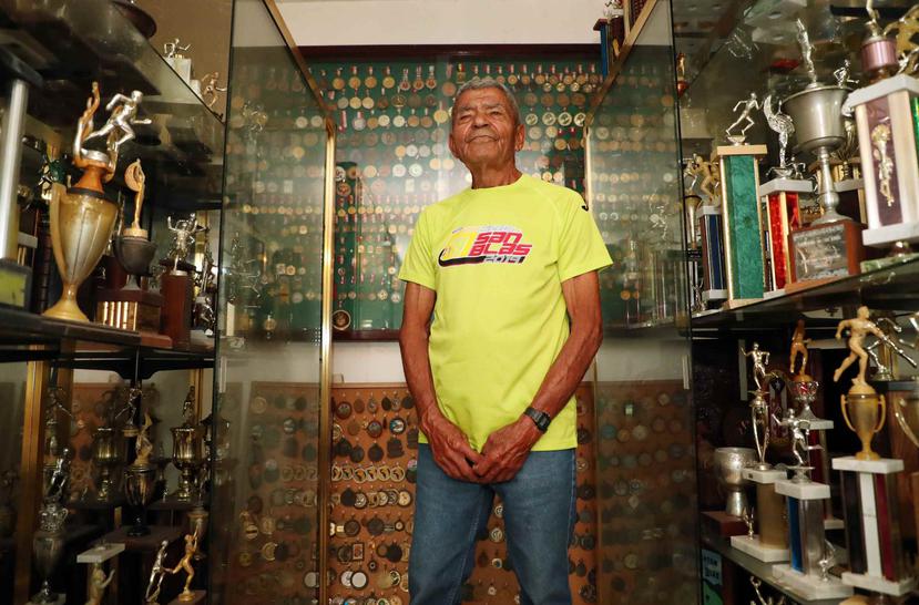 Torres Rosa tiene cientos de trofeos en su hogar.