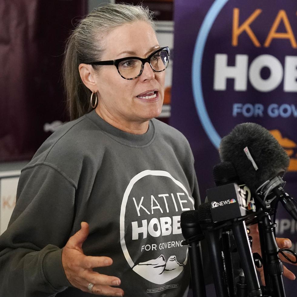 Katie Hobbs gana la gobernación en Arizona.