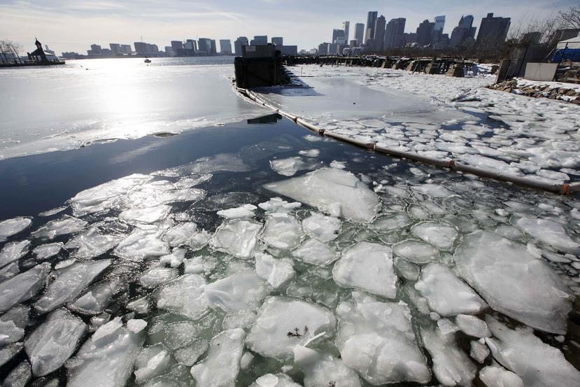Se atribuyen al frío al menos 17 muertes hasta el miércoles. (The Associated Press)