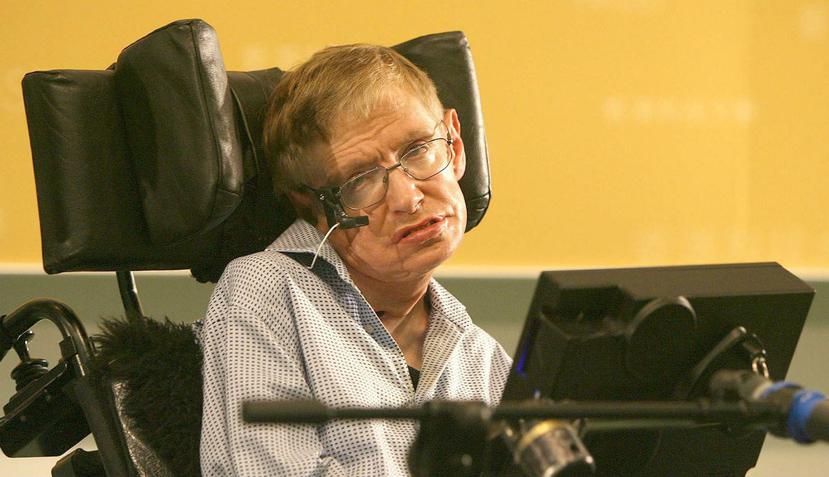 Hawking adquirió fama por sus libros de divulgación científica, entre ellos "Una breve historia del tiempo" (EFE).