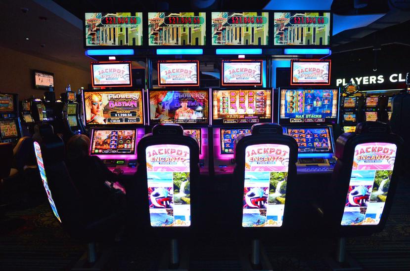 Los casinos han apostado a la tecnología, con tragamonedas de monitores a colores y que parecen videojuegos. Hay máquinas que cobran desde un centavo hasta $25 por jugada.