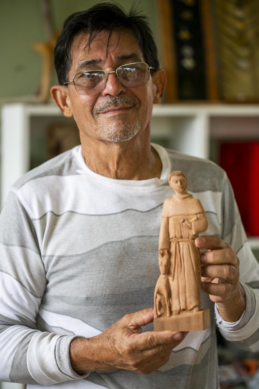 Aurelio Lorenzo Quiñones is self-taught in the art of carving saints. 