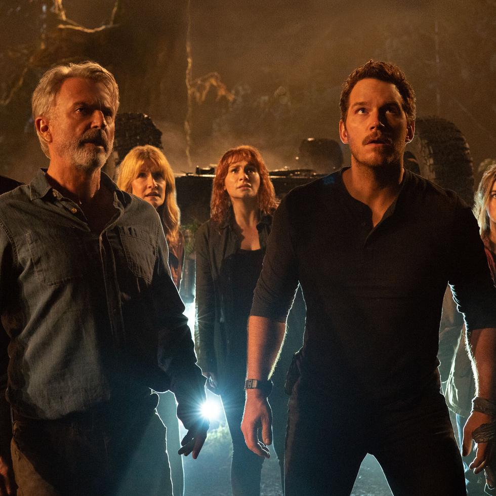 La película "Jurassic World Dominion" reúne los elencos principales de las dos etapas de la franquicia, pero el resultado del junte no es el deseado o esperado.