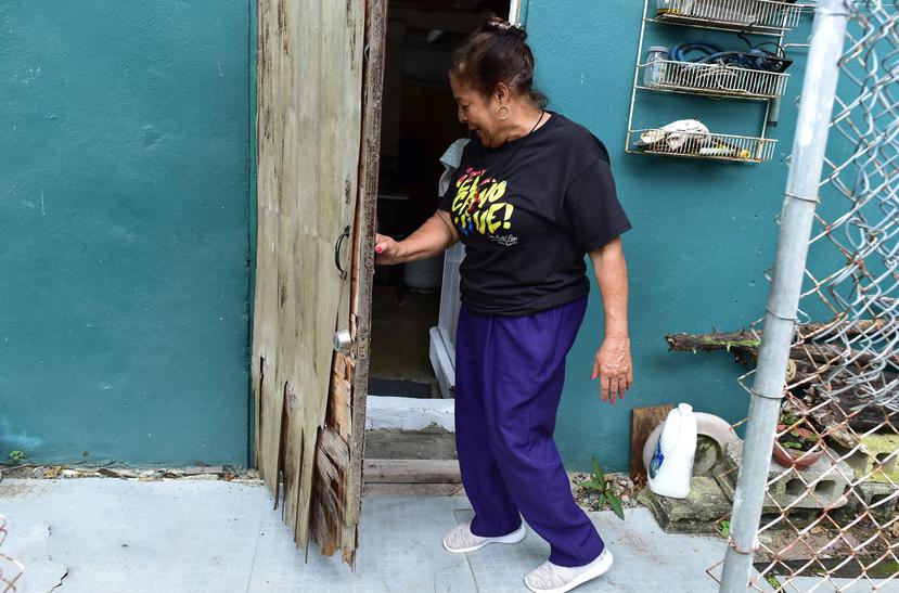 Gladys Peña vive hace 38 años en la comunidad Las Monjas, aledaña al caño Martín Peña, y ha perdido la cuenta de las veces que su casa se ha inundado.