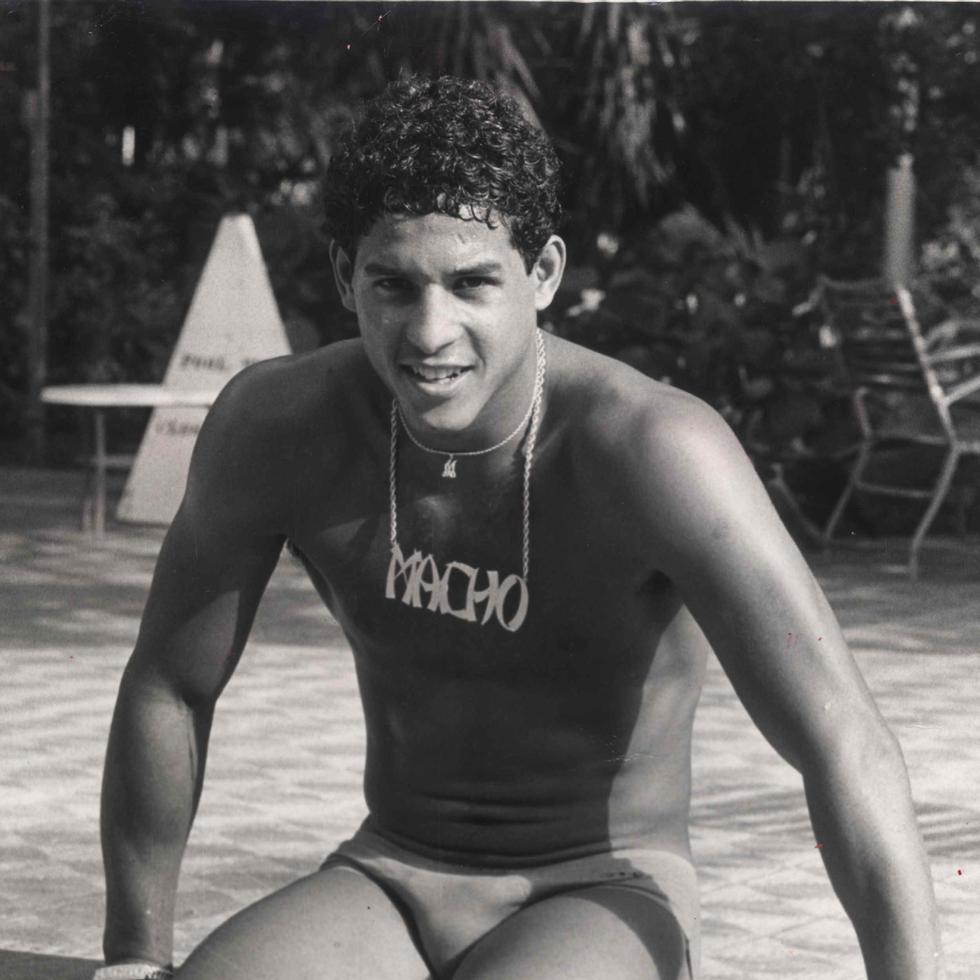El día de su pelea ante José Luis Ramírez, Camacho estuvo toda la mañana en la piscina del hotel en Las Vegas. (Archivo)
