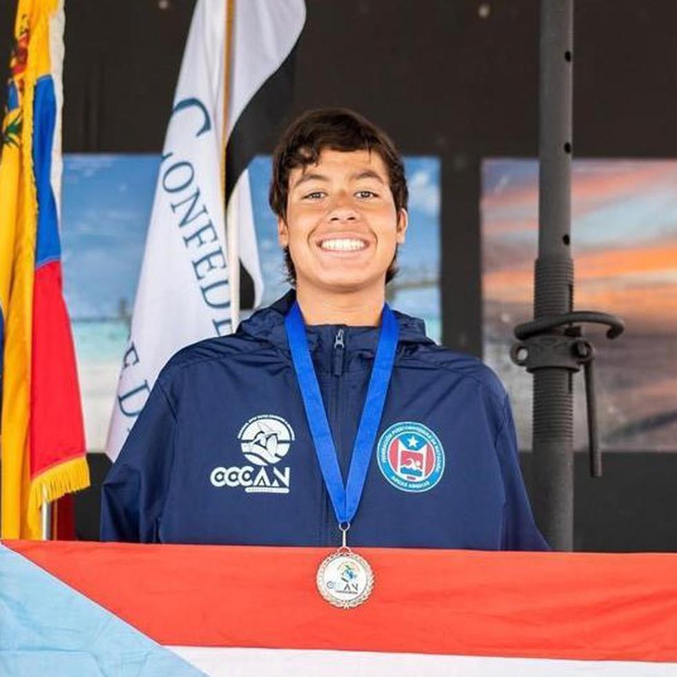 Jamarr Bruno, atleta boricua que competirá en Juegos Panamericanos de Santiago 2023 en aguas abiertas.
