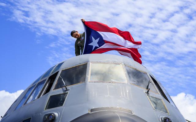 Regresa el avión cazahuracanes a Puerto Rico flanqueado de actividades enfocadas en la preparación para emergencias