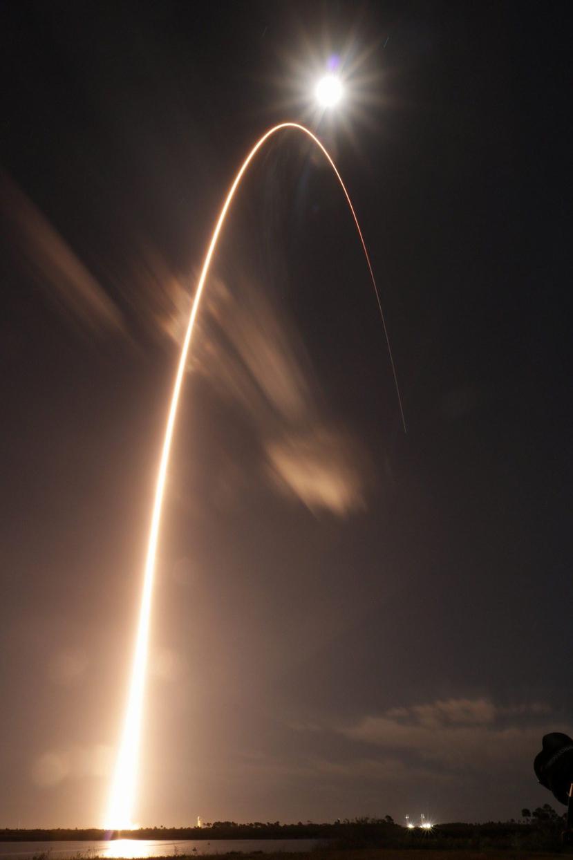 El cohete Atlas V de United Launch Alliance despega del Complejo de lanzamiento 41 en la base aérea de Cabo Cañaveral, Florida. (NASA, vía AP)