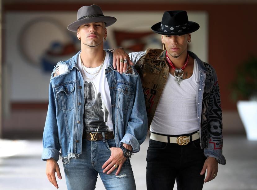 Los hermanos Raúl y Gabriel Peralta cuentan con  academias de baile y han intervenido en videos musicales de figuras como Jennifer López.