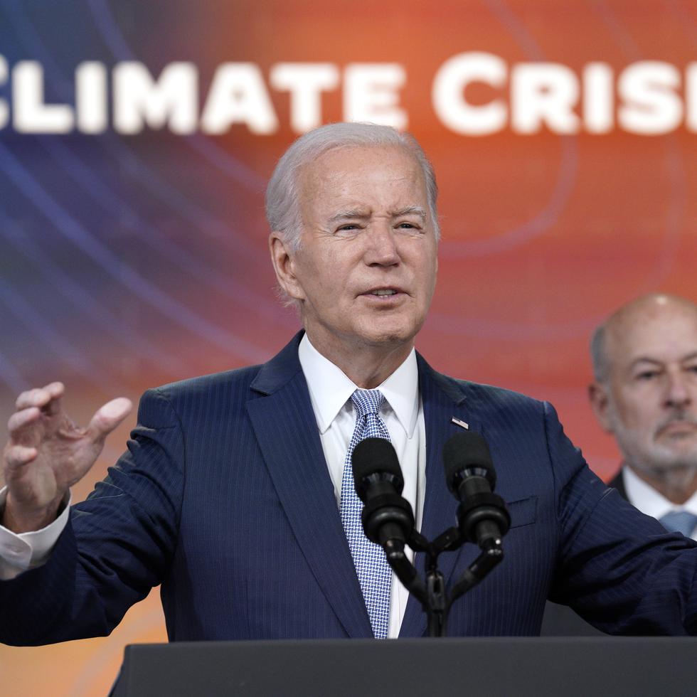 El presidente Joe Biden expresó hoy que “la gente está experimentando los efectos devastadores del clima extremo empeorado por el cambio climático”.