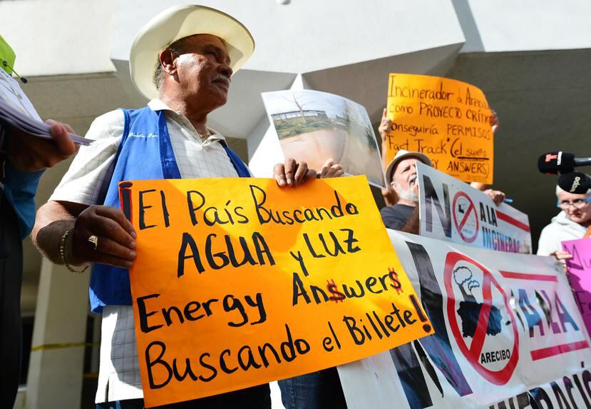 El congresista demócrata Luis Gutiérrez se unió ayer a miembros de la Coalición de Organizaciones contra la Incineración para criticar que la Junta de Supervisión Fiscal impulse la creación de una planta de incineración de basura en la isla.