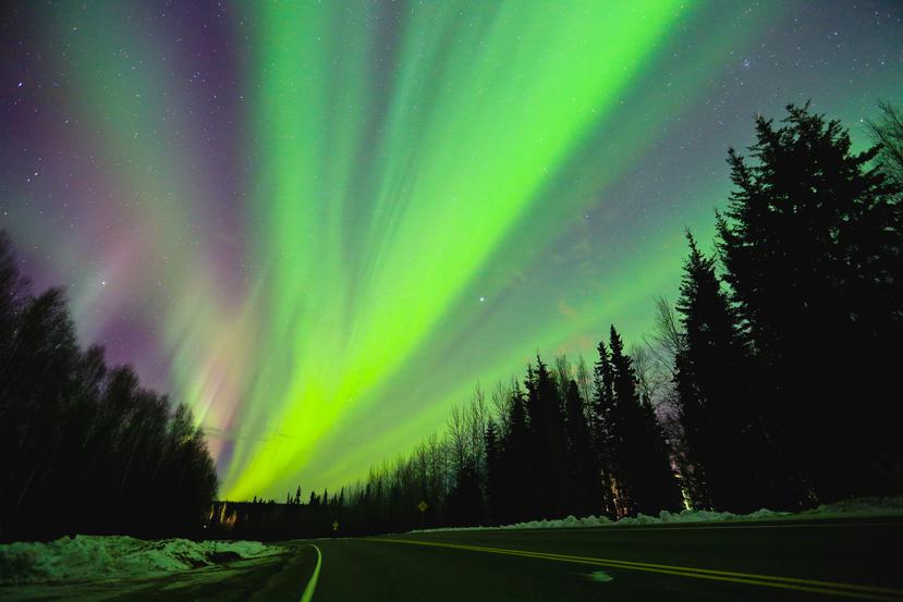 Las Auroras Boreales se aprecian en el planeta Tierra durante una tormenta solar.