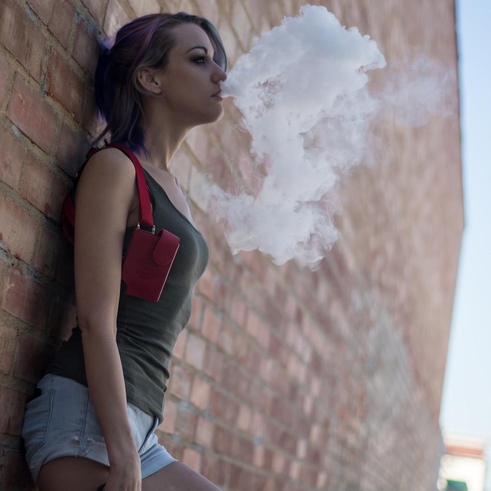 Varios de los pacientes con la enfermedad respiratoria asociada al vapeo han reconocido usar los cigarros electrónicos con sustancias derivadas de la marihuana.  (Pixabay)