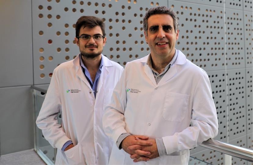 Imagen cedida por el Instituto de Investigación contra la Leucemia Josep Carreras, con el director del estudio, Alberto Bueno-Costa y Manel Esteller.