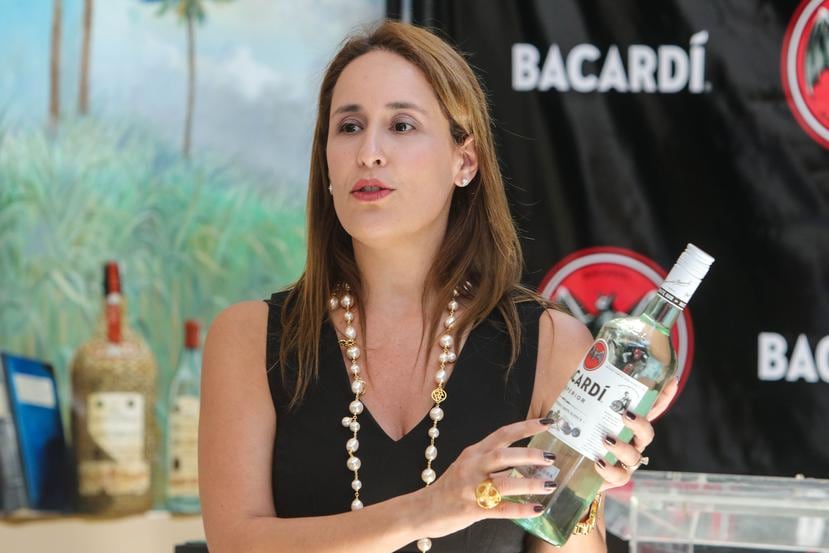 The distributor manager at Bacardi Puerto Rico, Hilda Rodríguez, stated that the new packaging also includes changes in the label.
