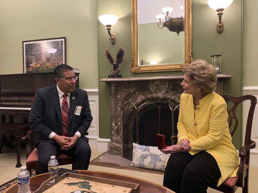 The president of the House of Representatives of Puerto Rico, Rafael “Tatito” Hernández, and the president of the Senate Agriculture Committee, Democrat Debbie Stabenow.