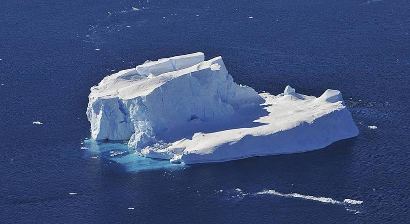 El Niño modifica los patrones del viento en el oeste antártico y promueve el flujo de aguas oceánicas cálidas hacia las capas de hielo. (NASA)
