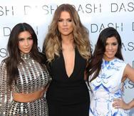 El 17 de septiembre se estrena la temporada 19 de “Keeping Up with the Kardashians” y ya anunciaron que sería la penúltima. En la foto, Kim Khloe y Kourtney Kardashian.