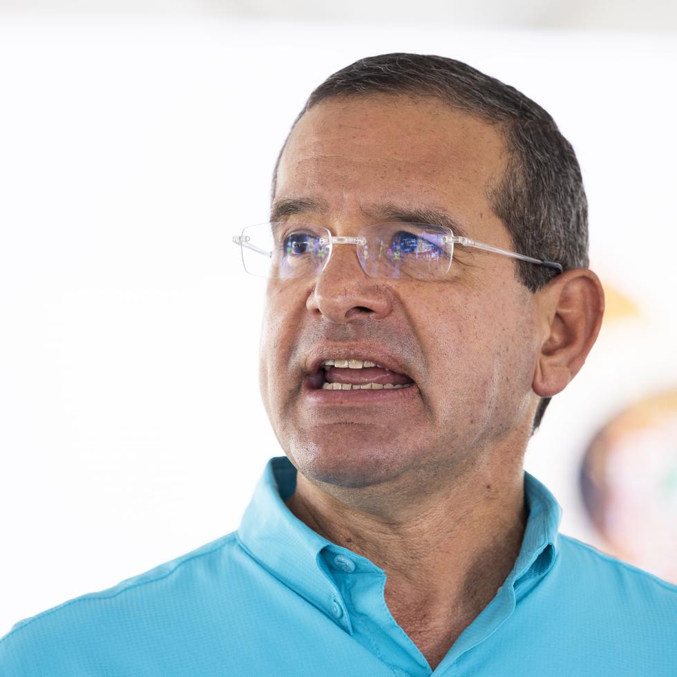 El gobernador Pedro Pierluisi, durante una conferencia de prensa en Ceiba, comentó que se reserva "el derecho de presentar un proyecto de ley dirigido exclusivamente" a que el alza salaria para jueces sea permanente, pero reconoció que los legisladores tienen la última palabra.
