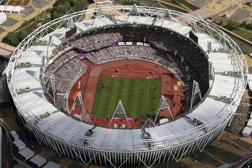 A partir del 6 de enero, se instalará una gravilla para proteger la cancha de fútbol con hierba natural del club West Ham y la pista de atletismo, legado de los Juegos Olímpicos de 2012. (AP / Jeff J. Mitchell)