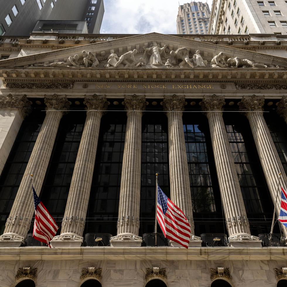 Al término de las operaciones en la Bolsa de Nueva York, el Dow Jones subió hasta 34.346.9 puntos, mientras que el selectivo S&P 500 ascendió un 0.67 %, hasta 4.405.71 enteros.