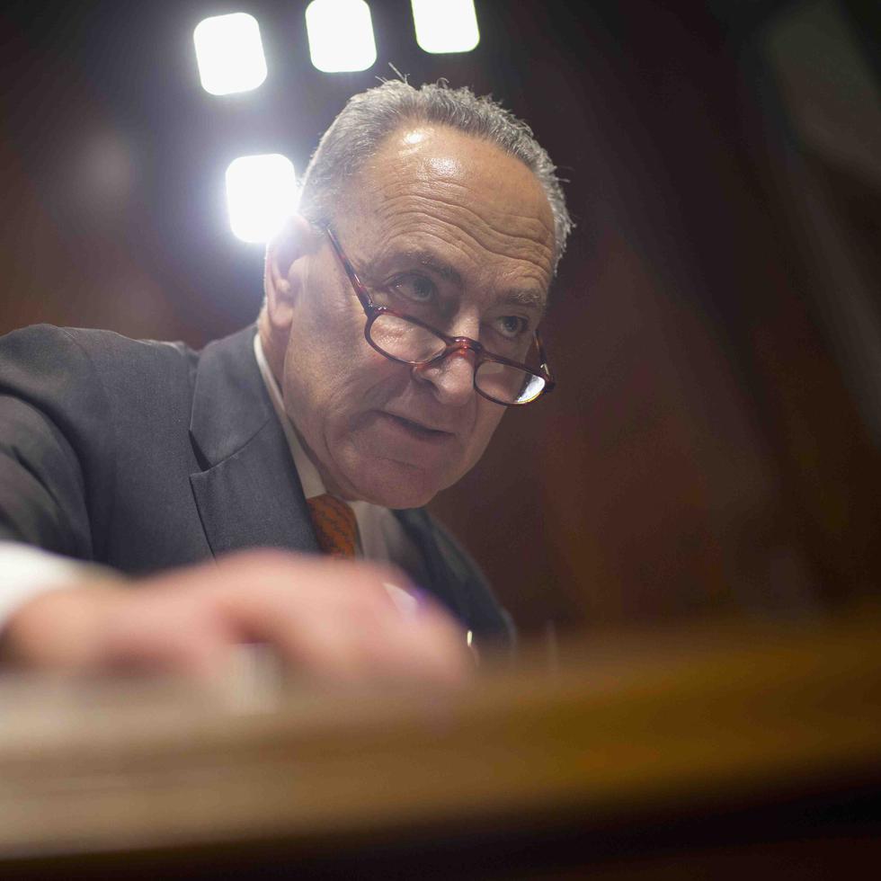 El líder de la mayoría demócrata del Senado, Charles Schumer, anunció - junto a los demás líderes del Congreso-, el acuerdo que evitará un cierre parcial del gobierno federal.