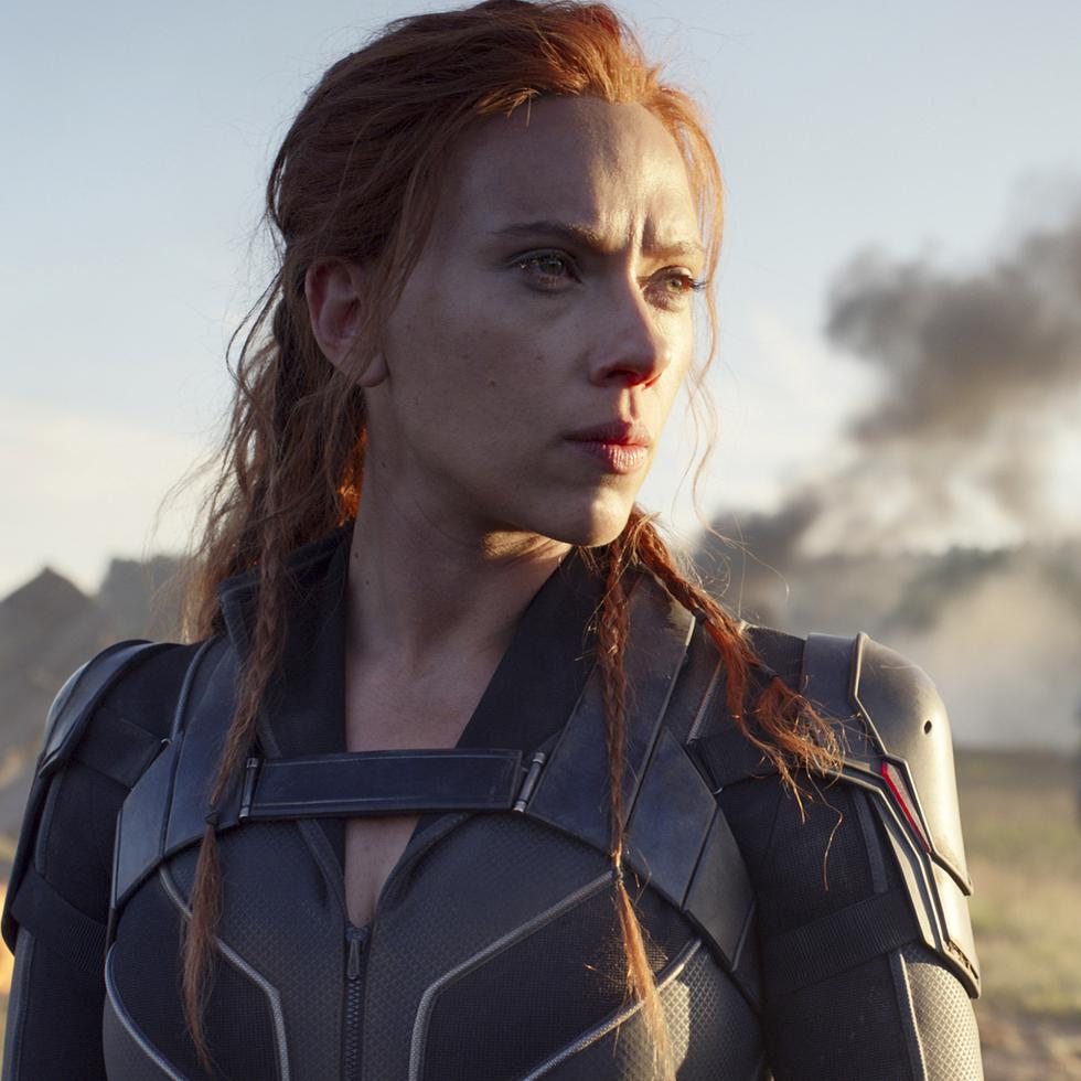 Esta imagen publicada por Disney / Marvel Studios muestra a Scarlett Johansson en una escena de "Black Widow". (Marvel Studios/Disney via AP)