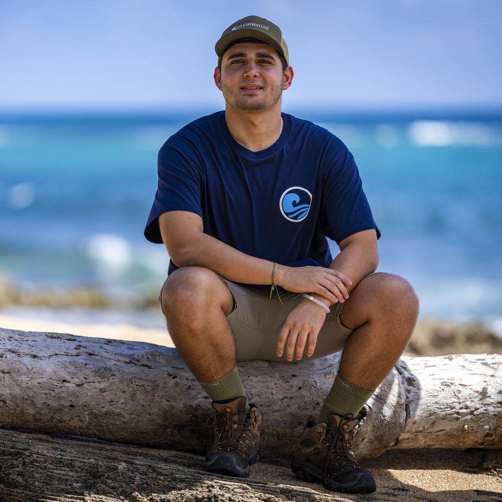 Ricardo Andrés Quintana Venegas, quien dirige Clearwaters PR, empezó a limpiar playas en Puerto Rico a los 17 años; ahora tiene 23.