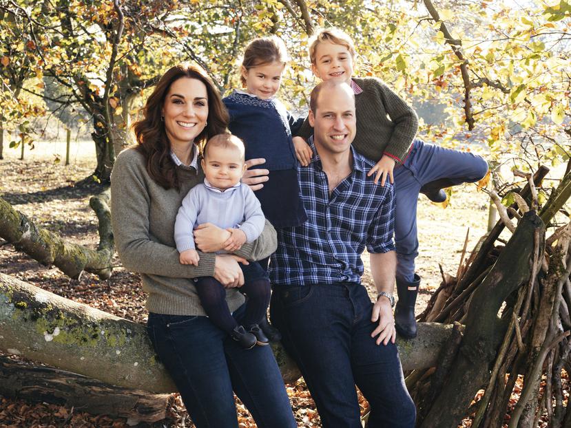 El príncipe William, su esposa Kate y sus tres hijos -George, Charlotte y Louis-  continúan demostrando su apoyo al personal de salud. (Foto: Archivo)