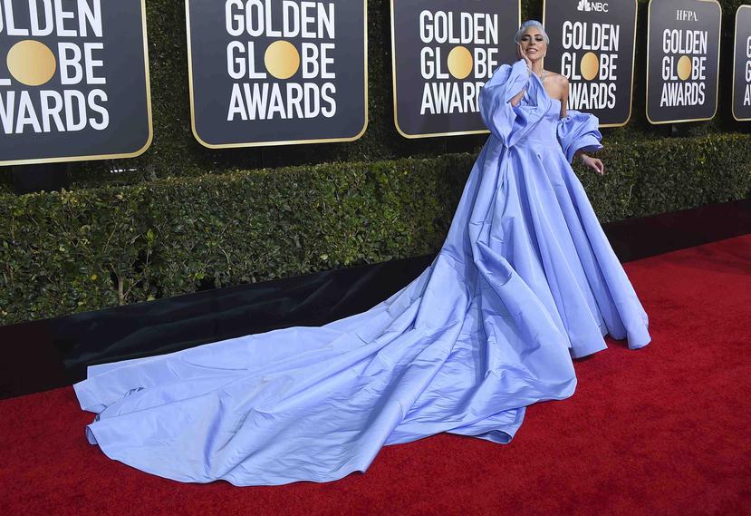 Lady Gaga en la alfombra roja de los Golden Globes 2019. (AP)