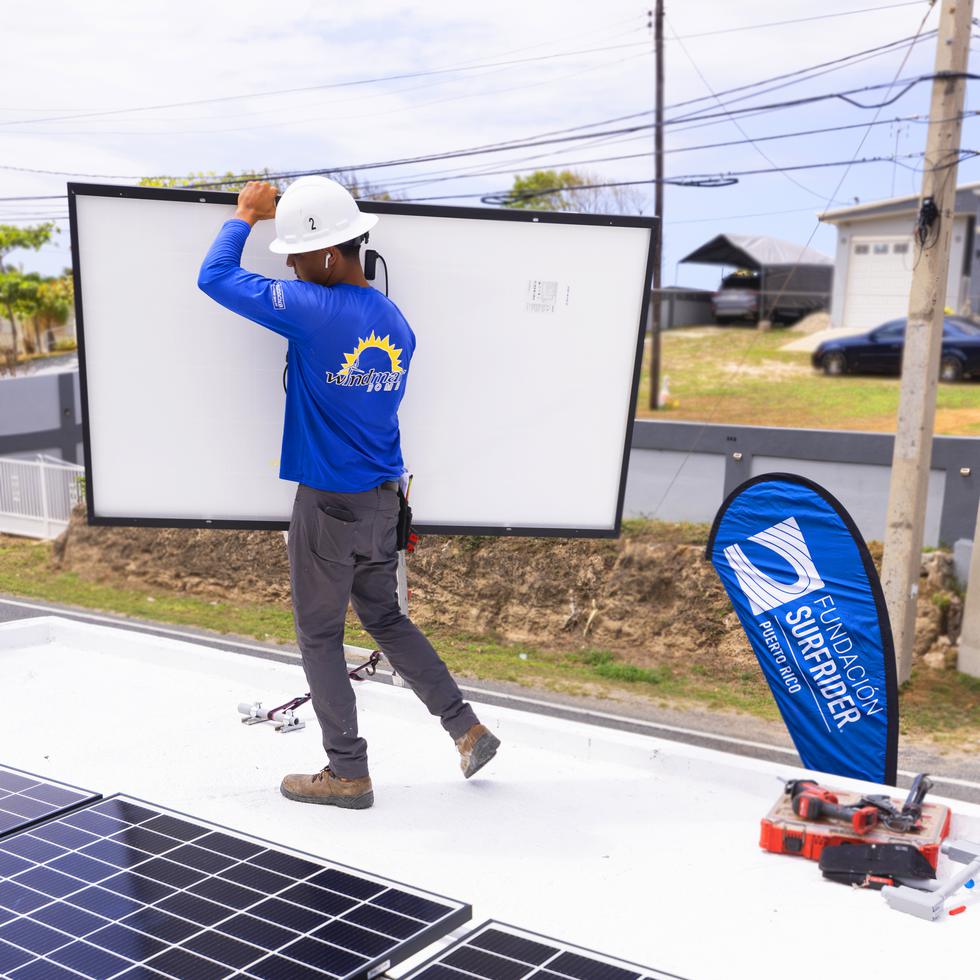 Un sistema de energía solar de WindMar Home te permite ahorrar en tu factura de luz, proteger tu hogar y enseres, y aumentar el valor de tu hogar.