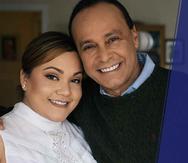 En la foto aparece Jessica Gutiérrez con su padre, Luis Gutiérrez.  (Facebook / @RepGutierrez)