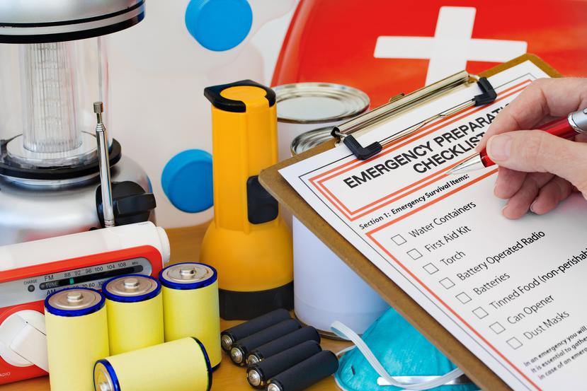 Es importante trabajar con todos los miembros de la familia en el plan de emergencia y preparación. (Shutterstock)