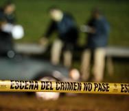 La fiscal Dailu Rivera llegó a la escena y ordenó el levantamiento del cadáver. (GFR Media)