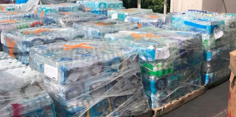 Las 10,000 libras de alimentos y articulos de primera necesidad fueron entregados hoy a familias puertorriquenas damnificadas. (Captura Facebook)