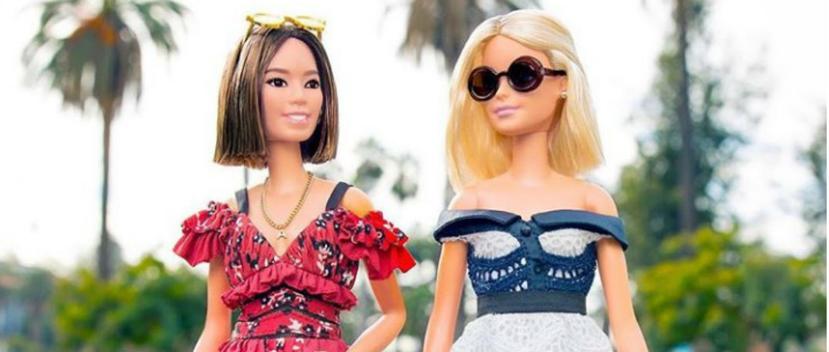 Barbie aparece con la  muñeca de la bloguera  Aimee Song (Foto tomada de Instagram)