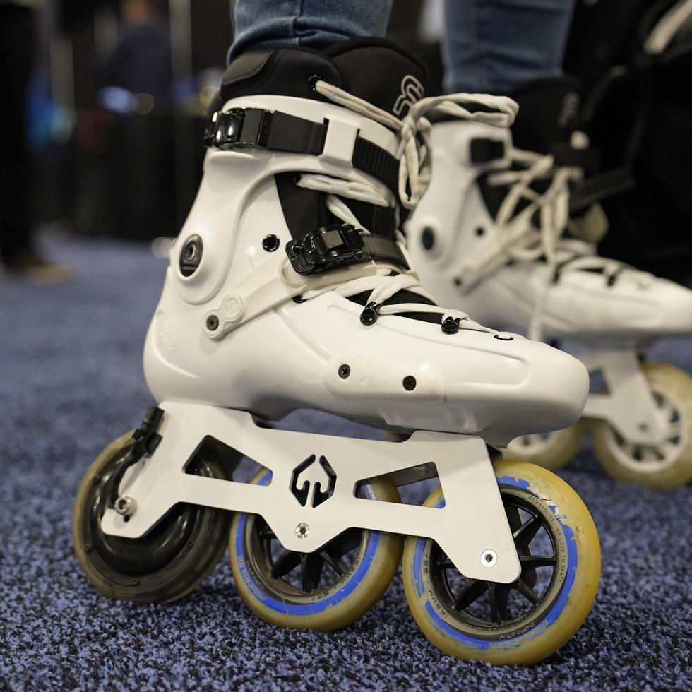 Los patines eléctricos de Atmos Gear, arriba, también se pueden usar sin conectarse a la batería.