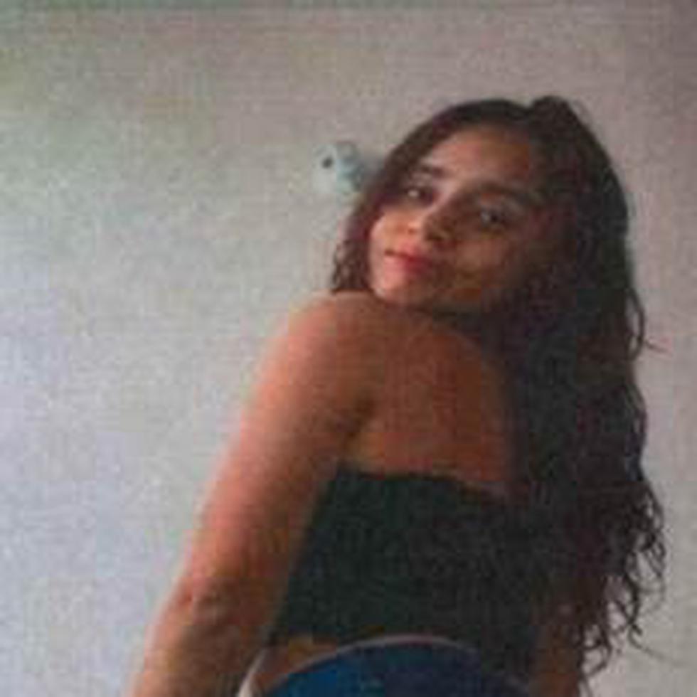 La adolescente Yhadelis Carrasquillo González se encuentra desaparecida desde el 6 de diciembre de 2022, cuando salió de su residencia localizada en la urbanización Jardines de la Esperanza, en Naguabo y no regresó.