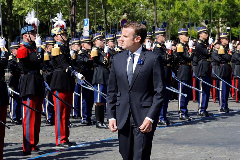 Emmanuel Macron asiste a la ceremonia celebrada con motivo del 73º aniversario de la victoria sobre la Alemania nazi en la Segunda Guerra Mundial en París (EFE).