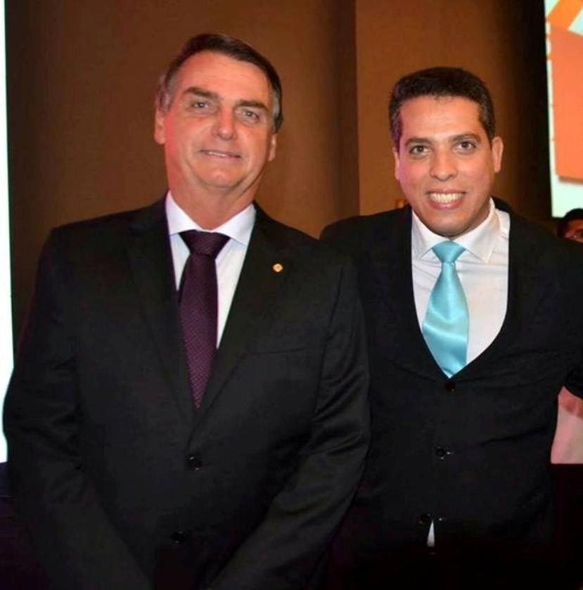 Jair Bolsonaro (i) junto al diputado carioca Rodrigo Amorim (d). (Facebook / Rodrigo Amorin)