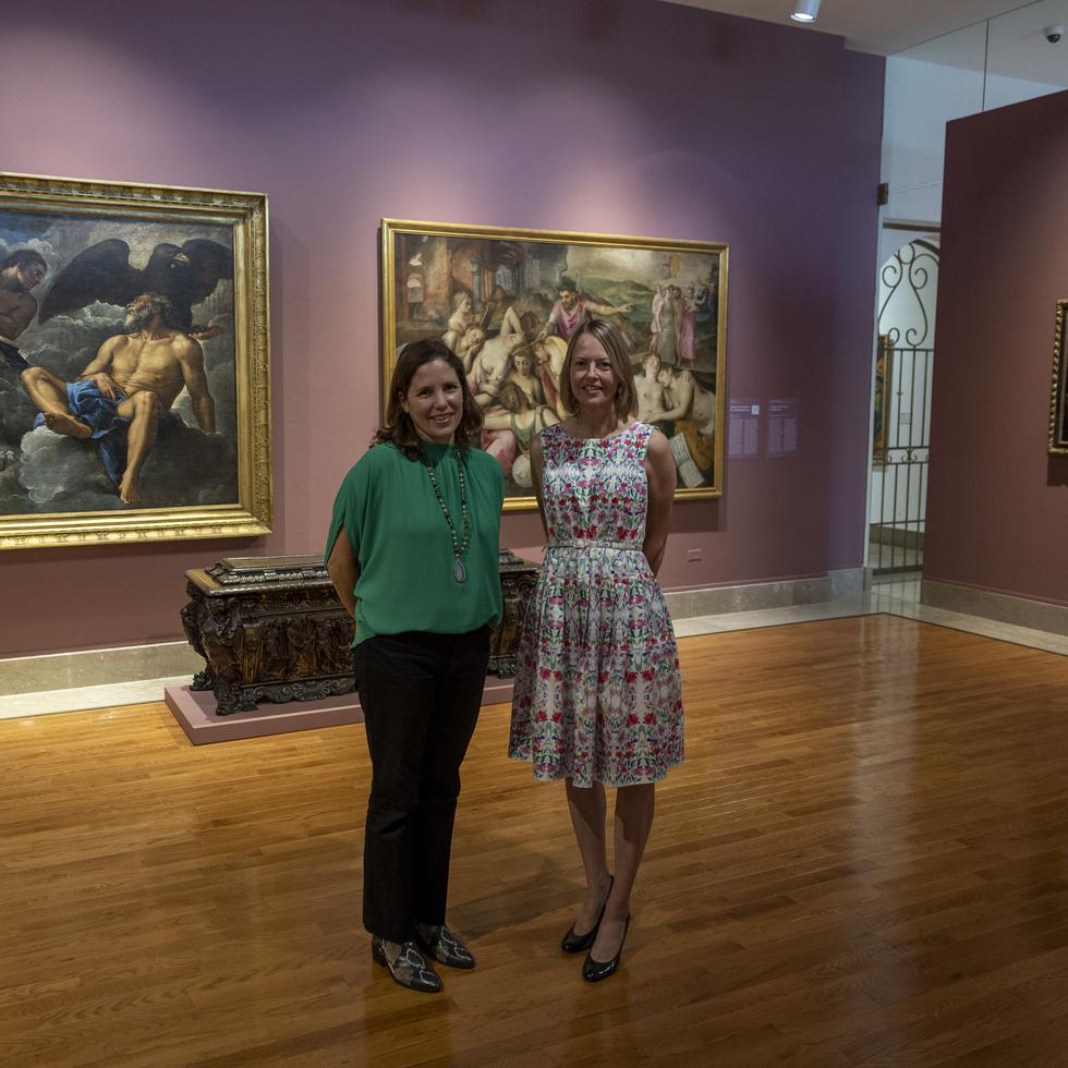 La directora del Museo de Arte de Puerto Rico, María Cristina Gaztambide, y la directora del Museo de Ponce, Cheryl Hartup, ante la nueva exposición “Cinquecento: El renacer de las artes”.