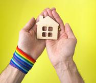 Muchos adultos mayores LGBTQ+  no tienen vivienda propia y sufren las consecuencias de los prejuicios de otras personas al alquilar un espacio.