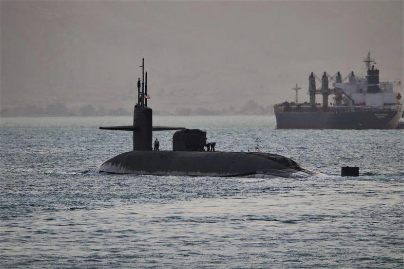 En esta imagen, distribuida por la Armada de Estados Unidos, muestra un submarino de misiles guiados con capacidad para transportar hasta 154 misiles Tomahawk.