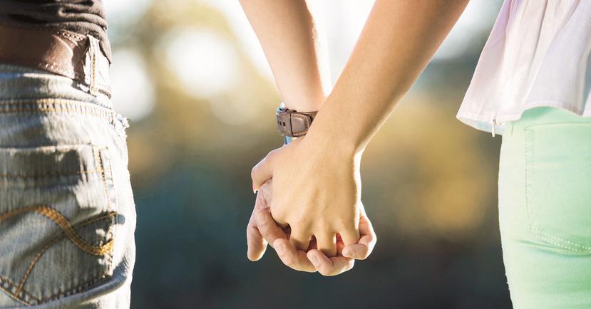Para el 14 de febrero, la psicóloga  sugiere reflexionar y exponer a nuestra pareja por escrito todo lo que agradecemos. (Shutterstock)